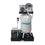 Stationärer Kolben-Kompressor (15 bar) mit Kältetrockner, Feinfilter, Kondensataufbereiter zur Öl-Wasser-Trennung und automatischem KondensatableiterAIRPROFI 703/270/15 VKK