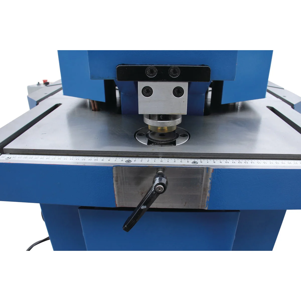 Metallkraft Ausklinkmaschine mit Stanzstation  AKM 200-6 VP – Bild 5