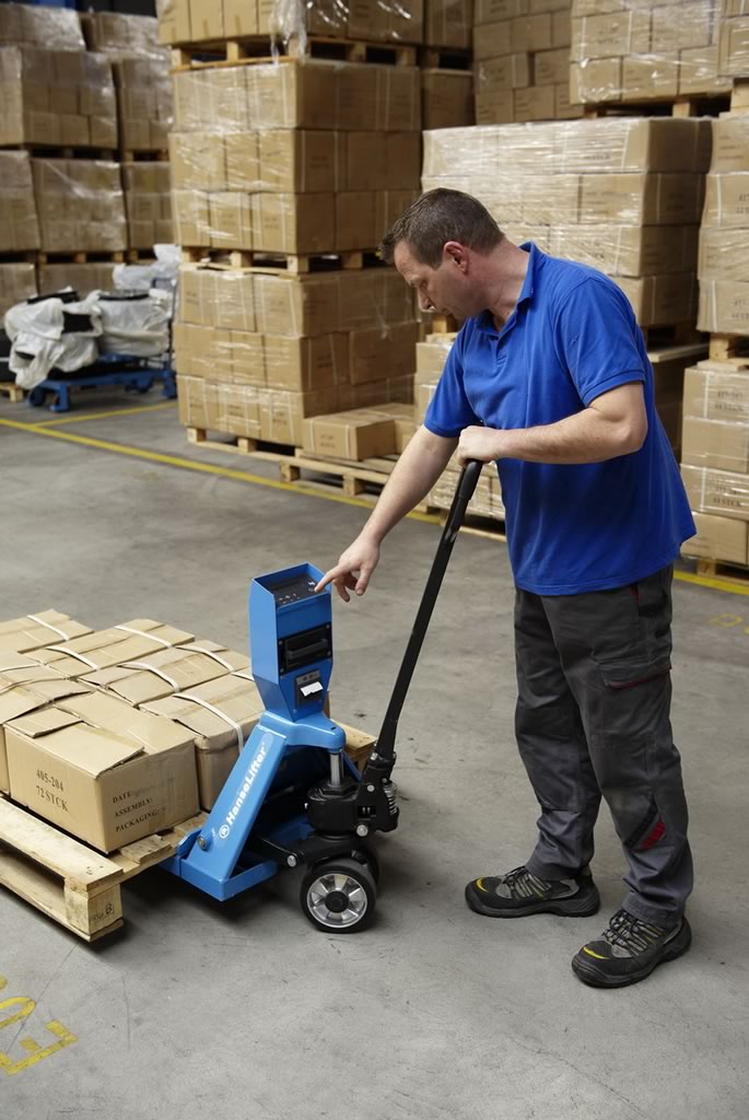 Hanse-Lifter-Waagehubwagen-WHP-DM2000-Mehrbereichsanzeige-Drucker-Tragfaehigkeit-2000-kg-3 Hanse Lifter Waagehubwagen WHP-DM2000, Mehrbereichsanzeige, Drucker, Tragfähigkeit: 2000 kg – Bild 3