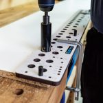 FKP900 Reihenbohrlochsystem 900 mm + GRATIS 100 St. Runddübeln 8x35 -5